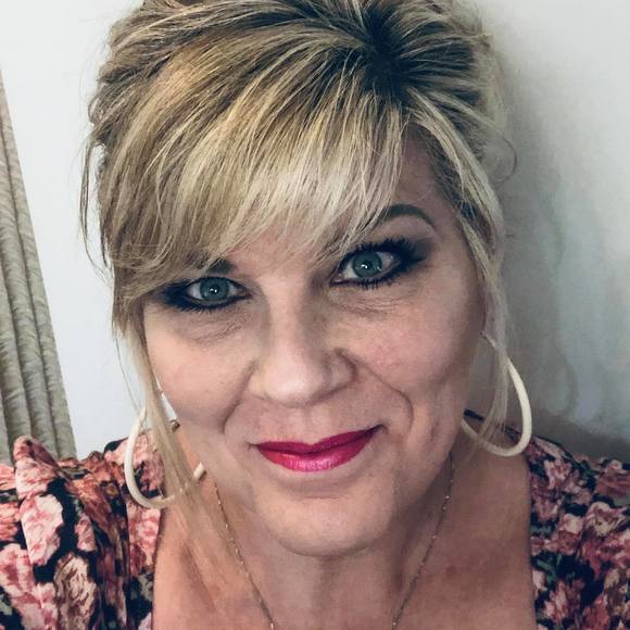 Meet your Posher, Shera - Picture 1 of 1